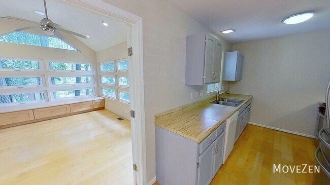Foto del edificio - 1100 Harper Rd