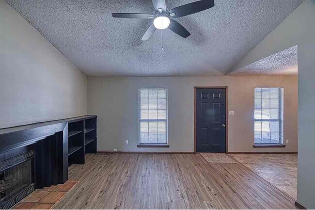 Foto del edificio - 724 Peregrine Dr