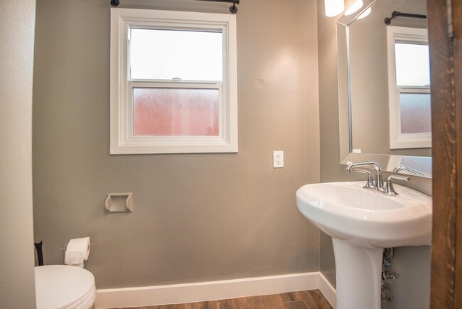 Building Photo - 250 N Clark St