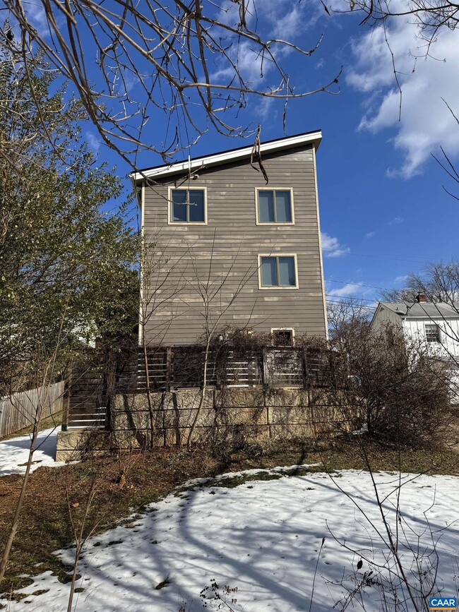 Building Photo - 1116 Altavista Ave