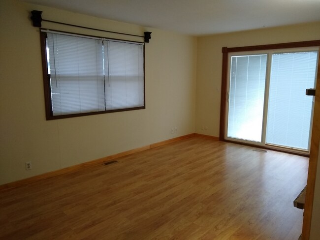 Foto del edificio - 664 E 12th St
