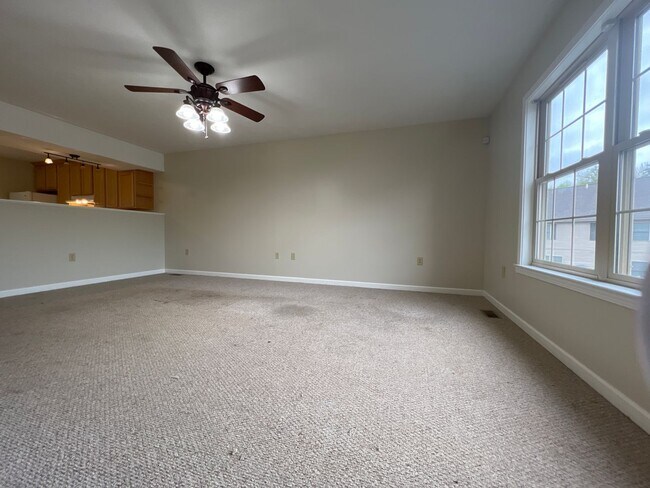Foto del edificio - 2 Bedroom, 2.5 Bath Townhome Near Med Center - Available 05/20/2026!