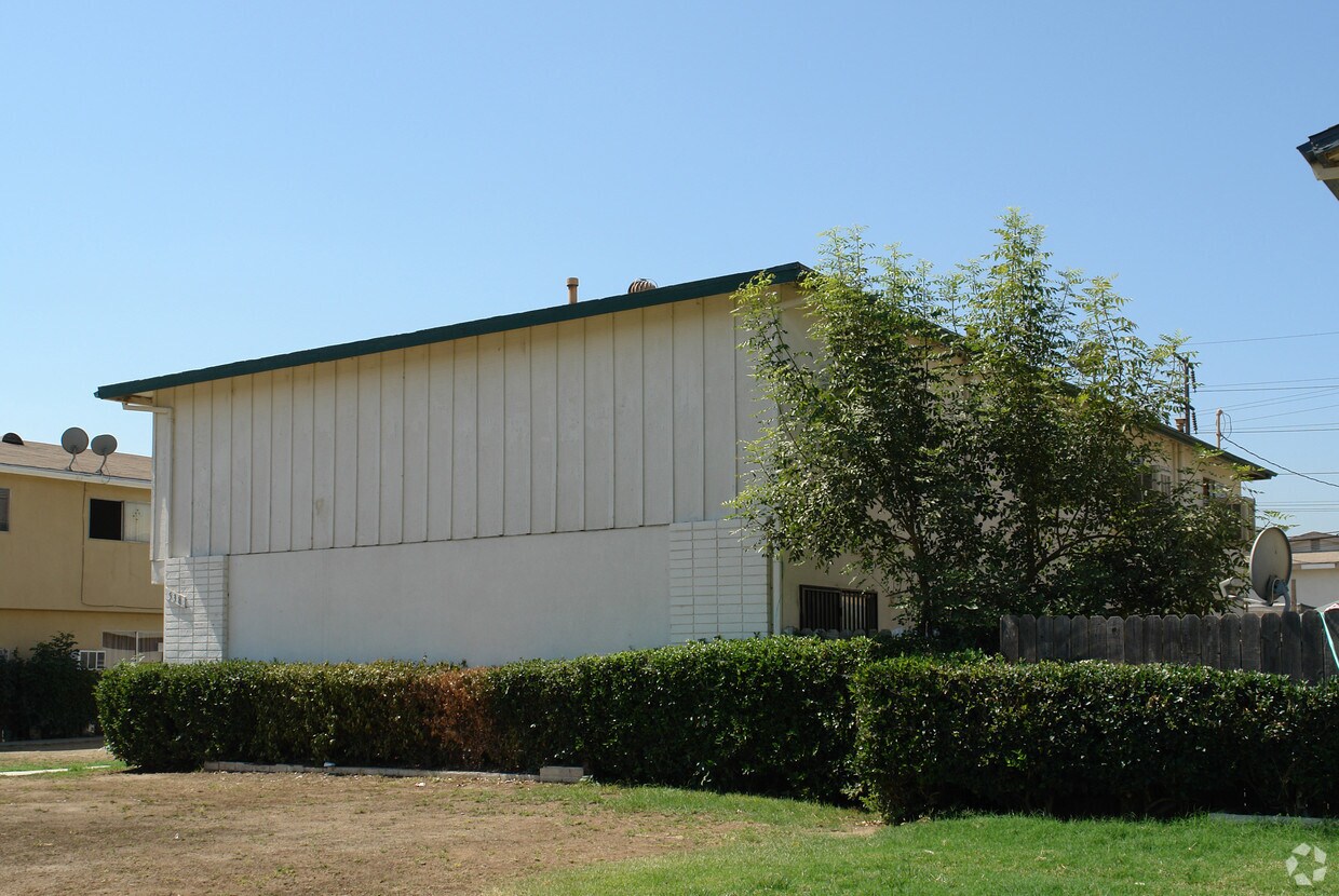 Foto del edificio - 538 Penrose Dr