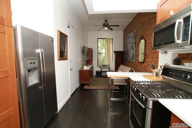 Foto del edificio - 24 W 119th St