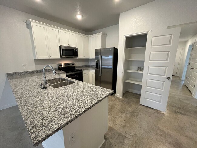 Foto del edificio - 912 Wax Myrtle Ct