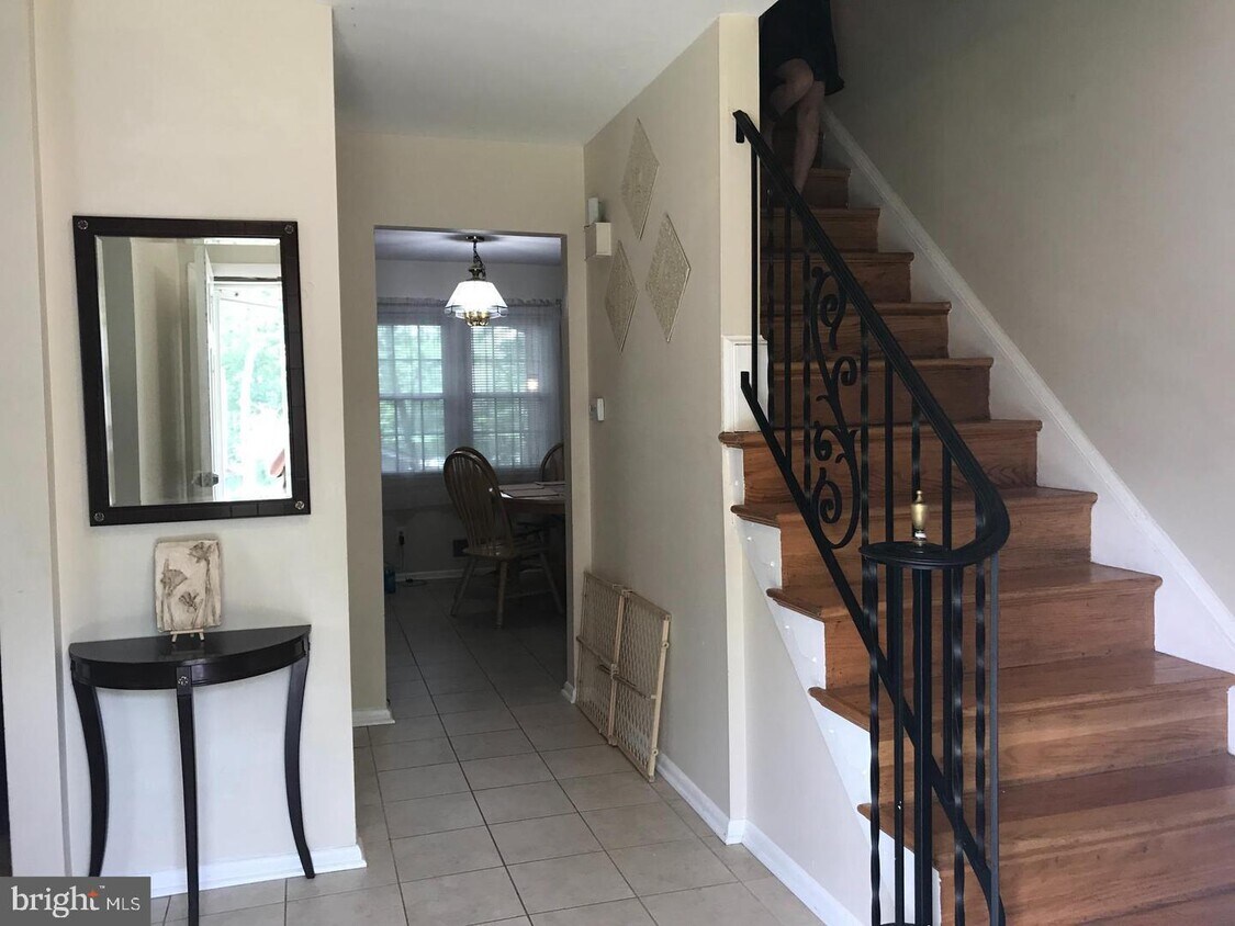 6002 Sherborn Ln, West Springfield, VA 22152 House Rental in West