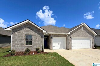 Building Photo - 305 Susan Lynn Dr