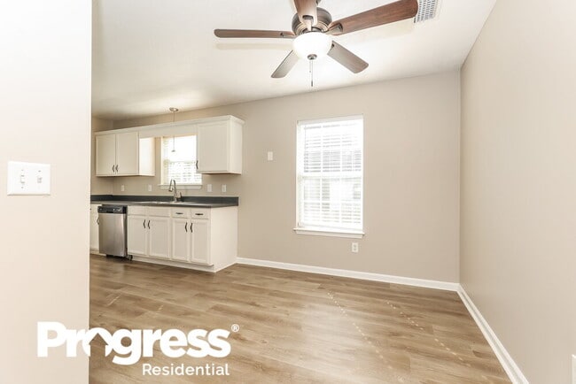 Building Photo - 232 Lake Forest Dr