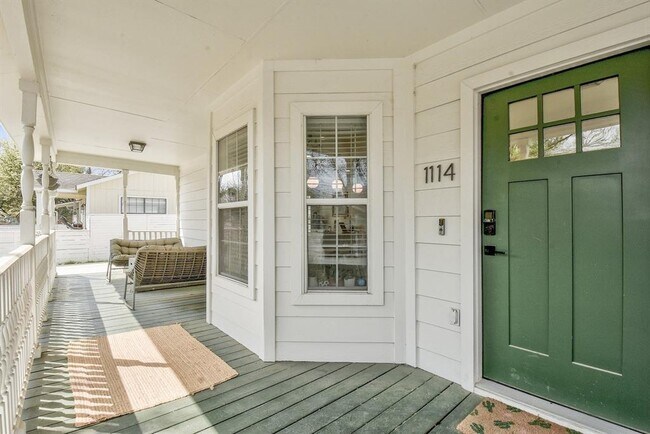 Foto del edificio - 1114 Kirk Ave