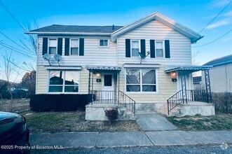 Building Photo - 316 Putnam St