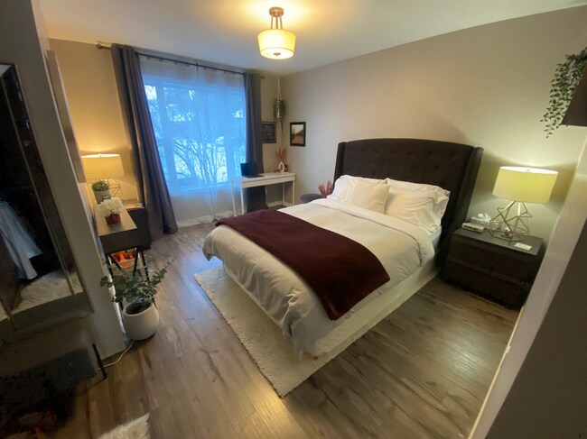 Building Photo - Beautiful 3-Bedroom, 2-Bathroom Home for Rent in St. Albert – $2,400/Month