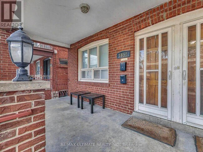 Photo du bâtiment - 1652 Dufferin St