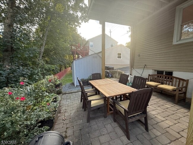 Building Photo - 76 Mt Kemble Ave