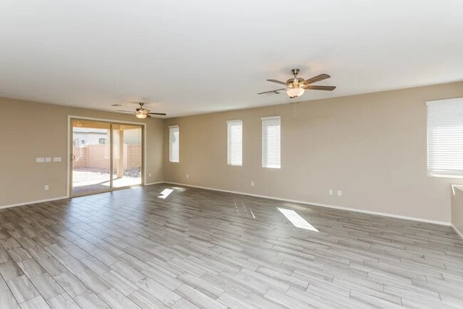 Building Photo - 398 Gracious Wy
