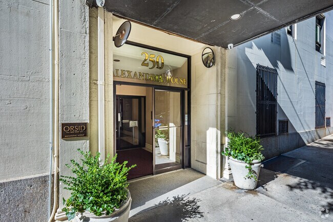 Foto del edificio - 250 W 103rd St