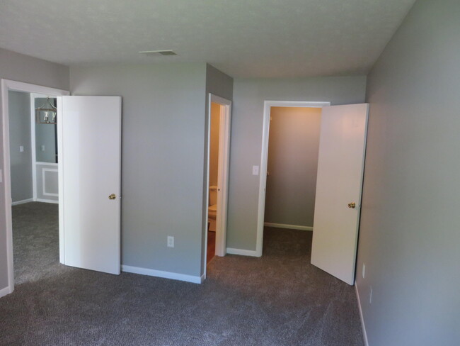 Building Photo - 310 Timber Ridge Dr