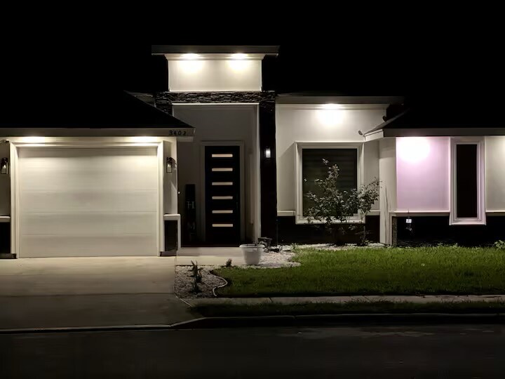 Foto principal - 3402 Las Vistas Ln