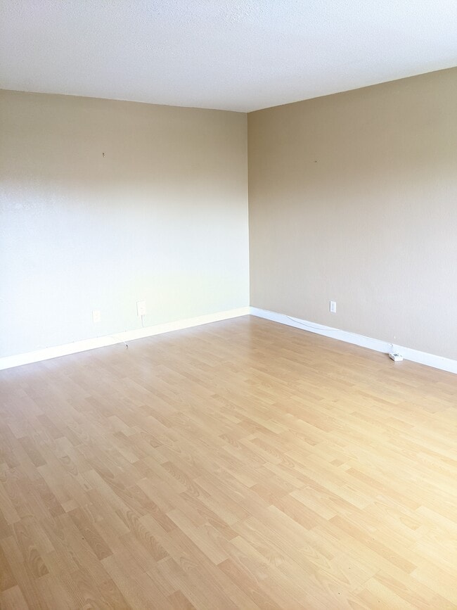 Living Room - 3061 NE 49th St