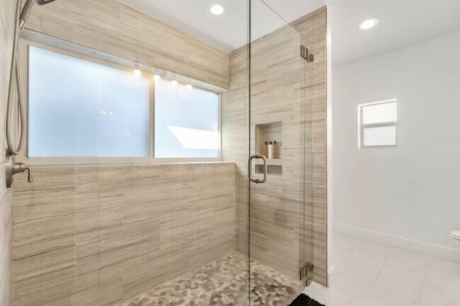 Foto del edificio - 921 SE 13th Ct