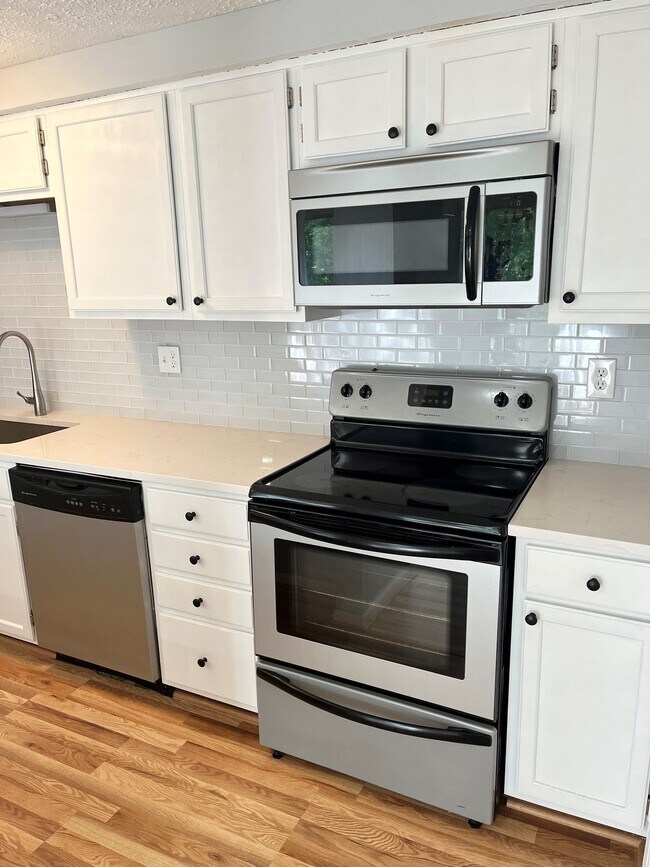 Foto del edificio - 48 Sweetfern Ct