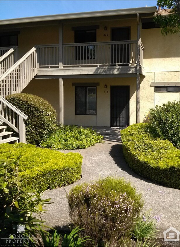 Foto principal - Lovely 2bd/1ba Condo Close to the Plaza – ...