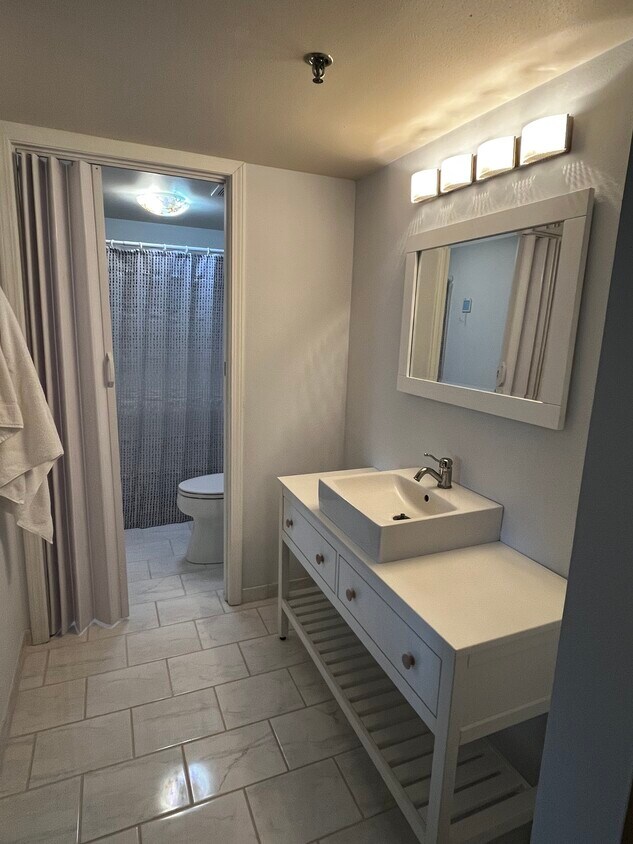 Foto principal - 270 E Highland Ave