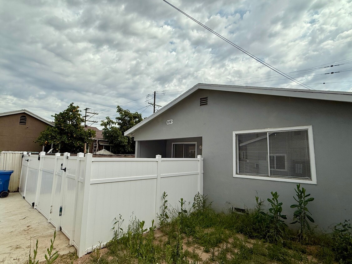 Primary Photo - 3128 E 1st St