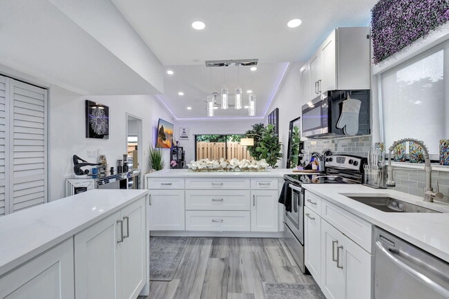 Foto del edificio - 2320 NW 37th Ave