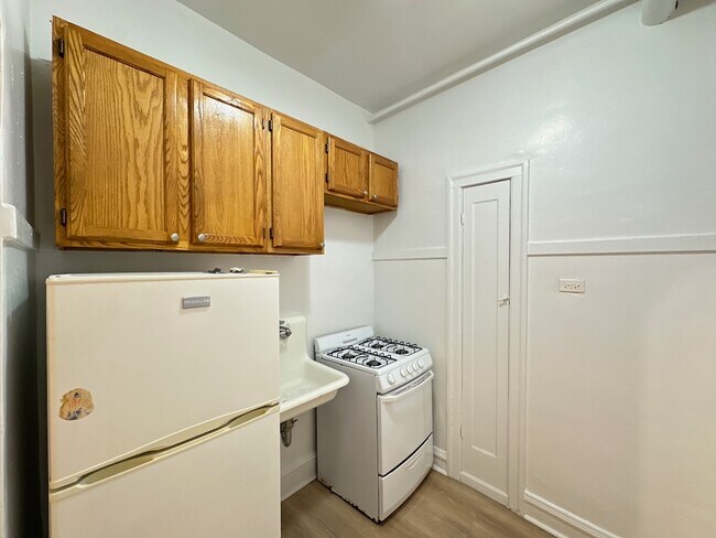 Foto del edificio - 2536 N Sawyer Ave