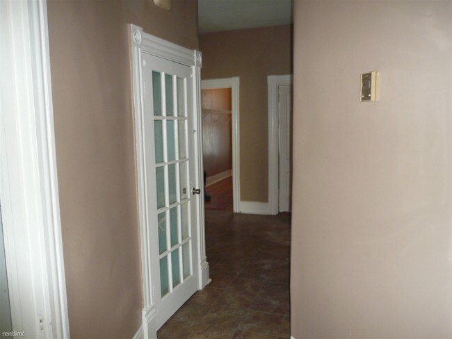 Foto del edificio - 1325 Morton Ave