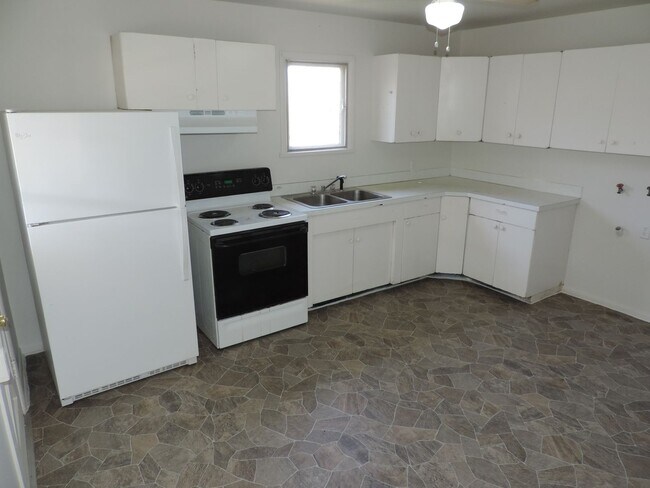 Foto del edificio - Brookridge Heights 2 Bedroom, 1 Bath Home ...