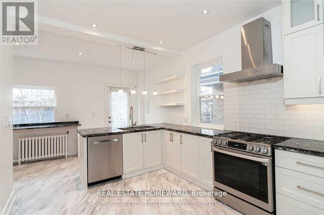 Building Photo - 56 Oakwood Ave