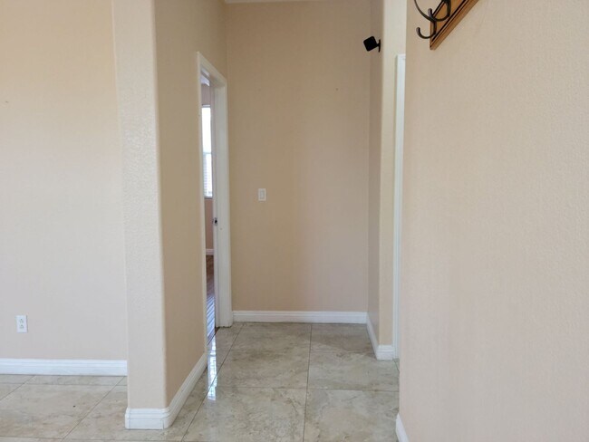 Building Photo - Downtown Summerlin Beauty