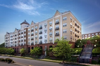 Building Photo - 100 Glen St