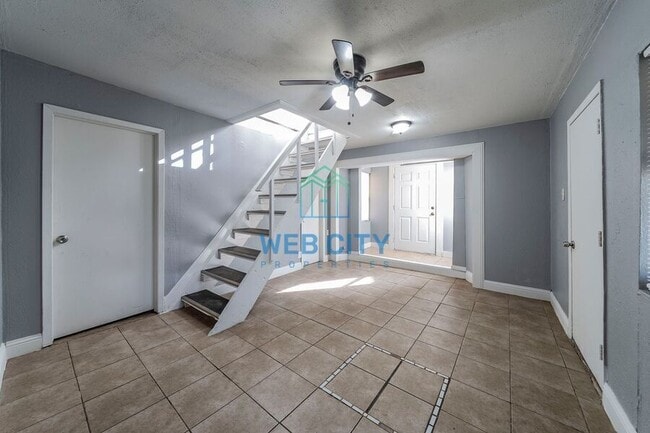Building Photo - 15417 Flud Rd