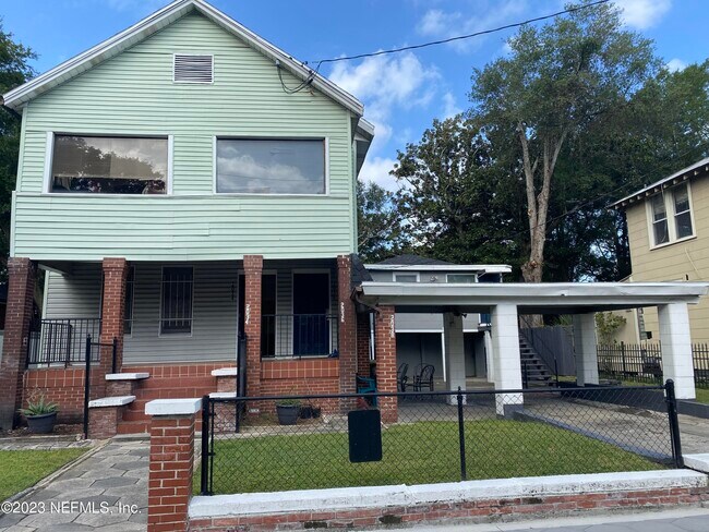 Building Photo - 2034 Walnut St