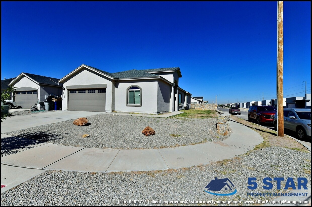 Primary Photo - 14945 Tierra Escape Ave