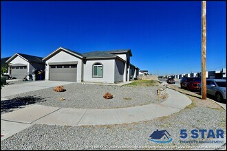 Building Photo - 14945 Tierra Escape Ave