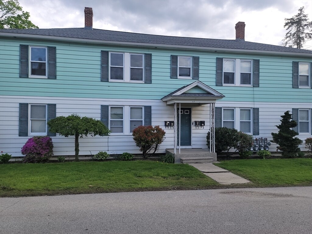 13 Hartley St Unit 4, ster, MA 01570 Room for Rent in ster, MA