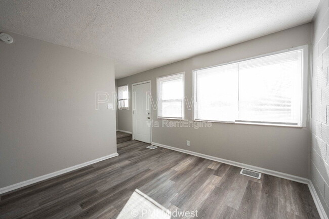 Building Photo - 6050 E 16th St