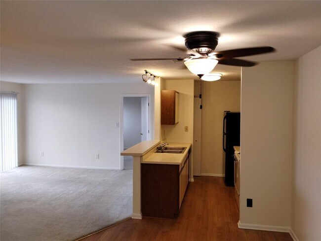 Building Photo - 4311 Village Pkwy Cir W