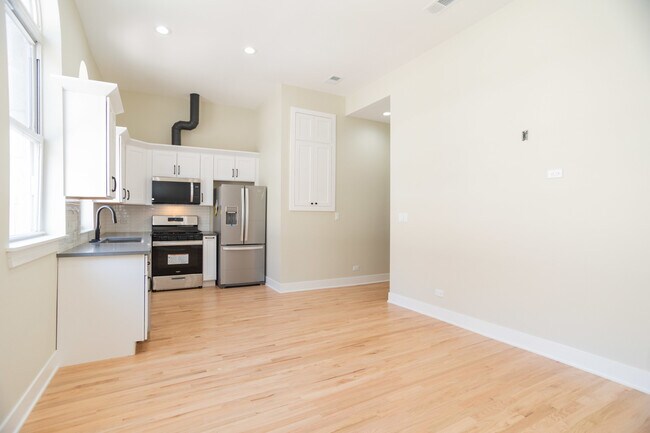 Foto del edificio - 4437 N Broadway St