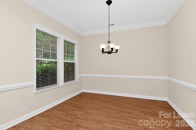 Foto del edificio - 9315 Rosalyn Glen Rd