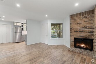 Building Photo - 5608 Cougar Dr
