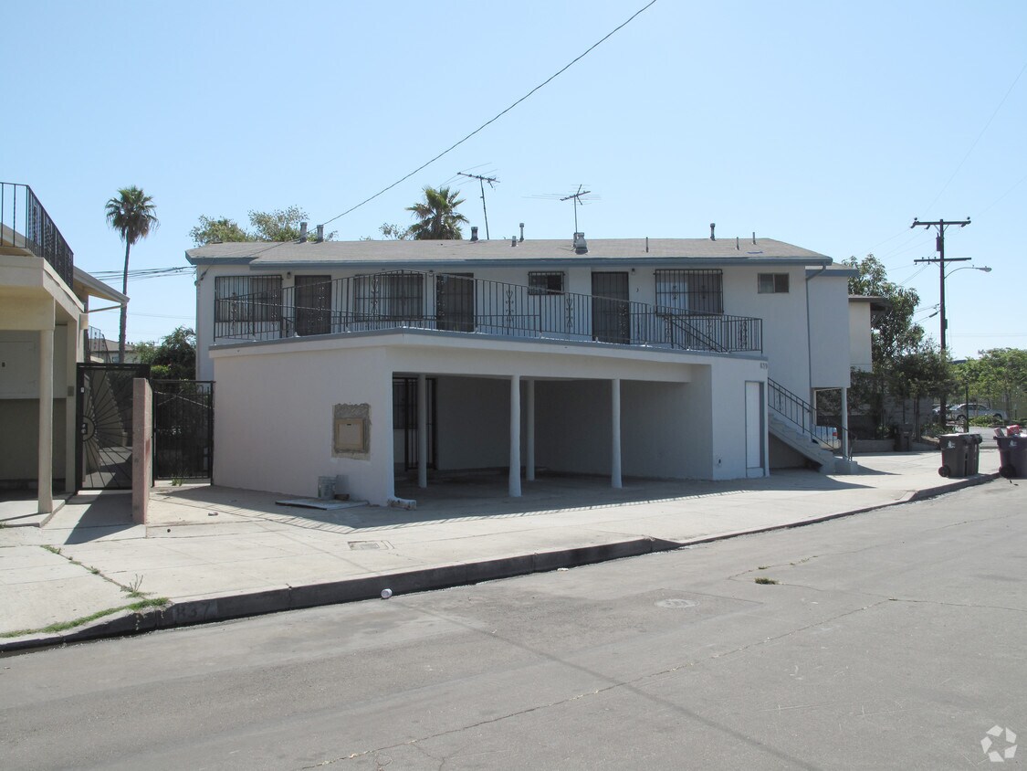 Building Photo - 839 E Sunrise Ave