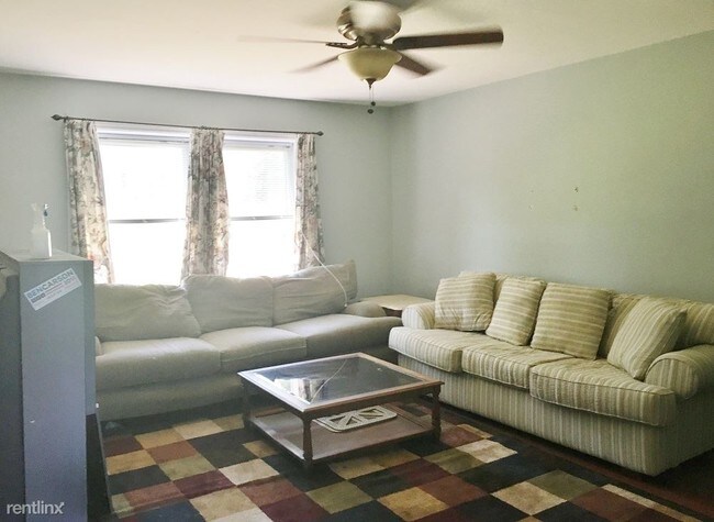 Foto del edificio - 222 Hunt Ave