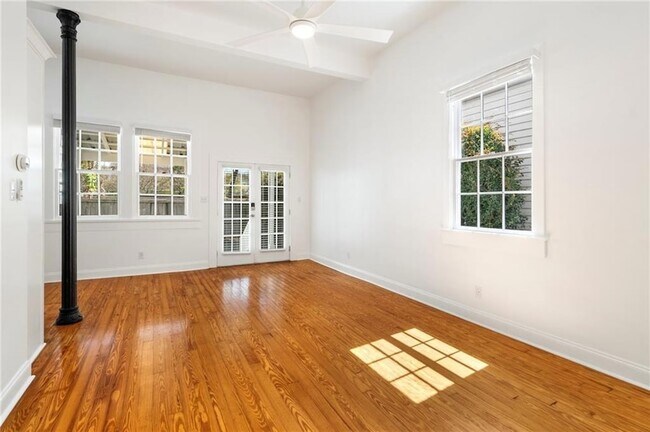 Foto del edificio - 1364 Constance St