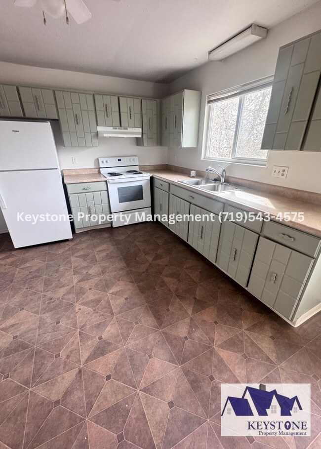 Foto del edificio - Charming Duplex in Pueblo West – Comfortable & Convenient Living $1300/$1300