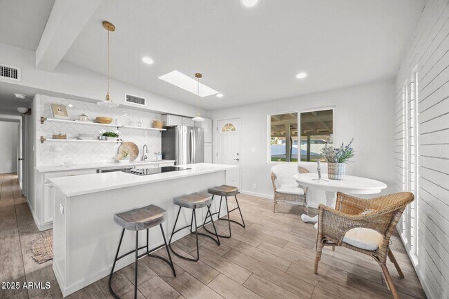 Foto del edificio - 7802 E Kimsey Ln