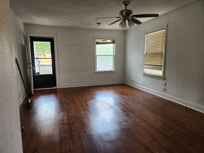 Building Photo - 724 Wheless Ave